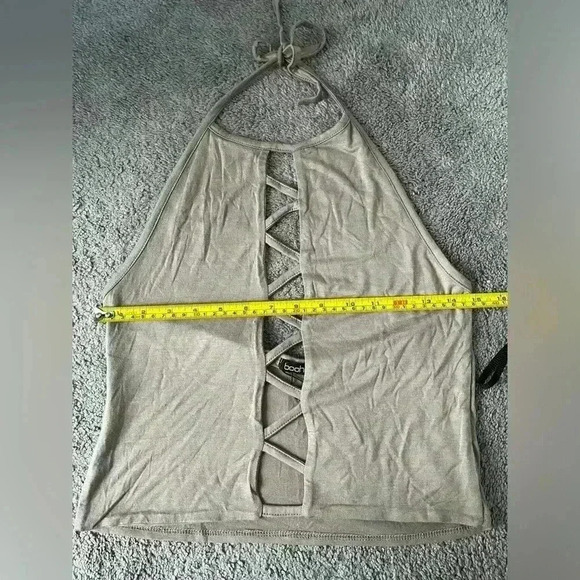 NWT Boohoo tan lightweight tie neck cropped halter top cut outs size large - Picture 7 of 9